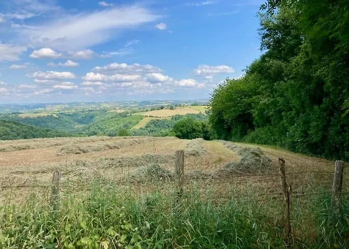 'a La Campagne' Met Gedeeld Zwembad.